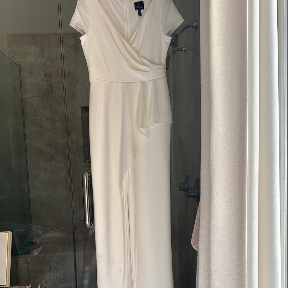 Adrianna Papell Cream Sheath Maxi Dress V-Neck Short Sleeve
